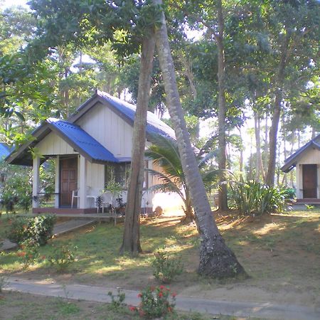 Sukorn Andaman Beach Resort Ko Sukon Extérieur photo