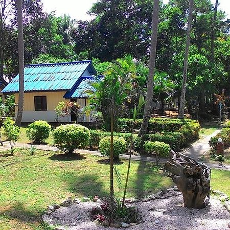 Sukorn Andaman Beach Resort Ko Sukon Extérieur photo