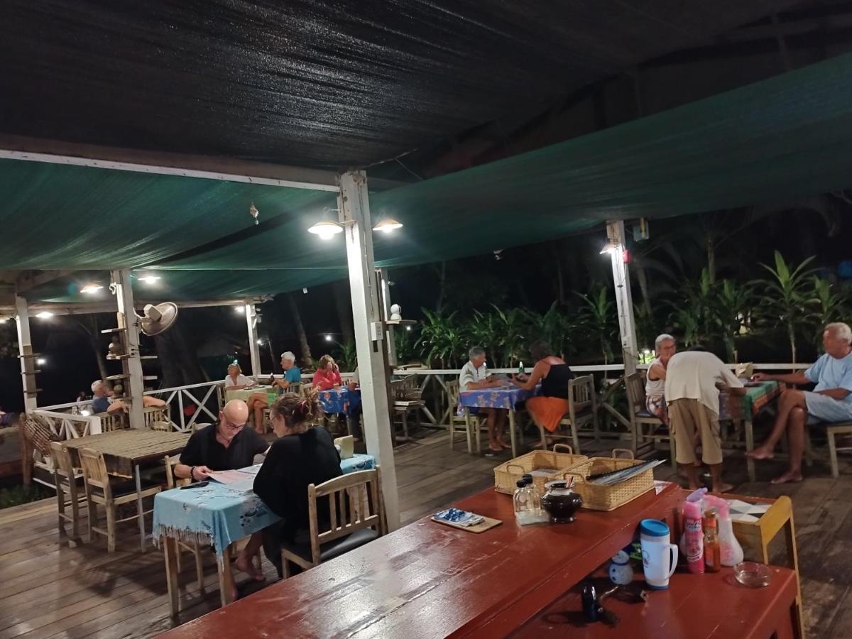 Sukorn Andaman Beach Resort Ko Sukon Extérieur photo