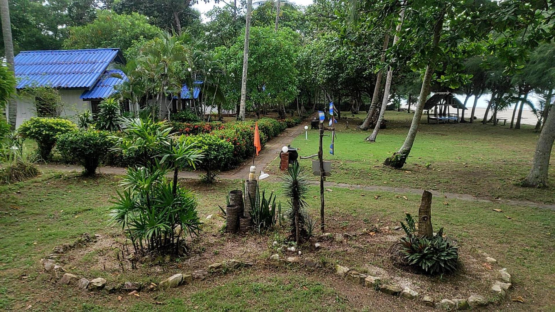Sukorn Andaman Beach Resort Ko Sukon Extérieur photo