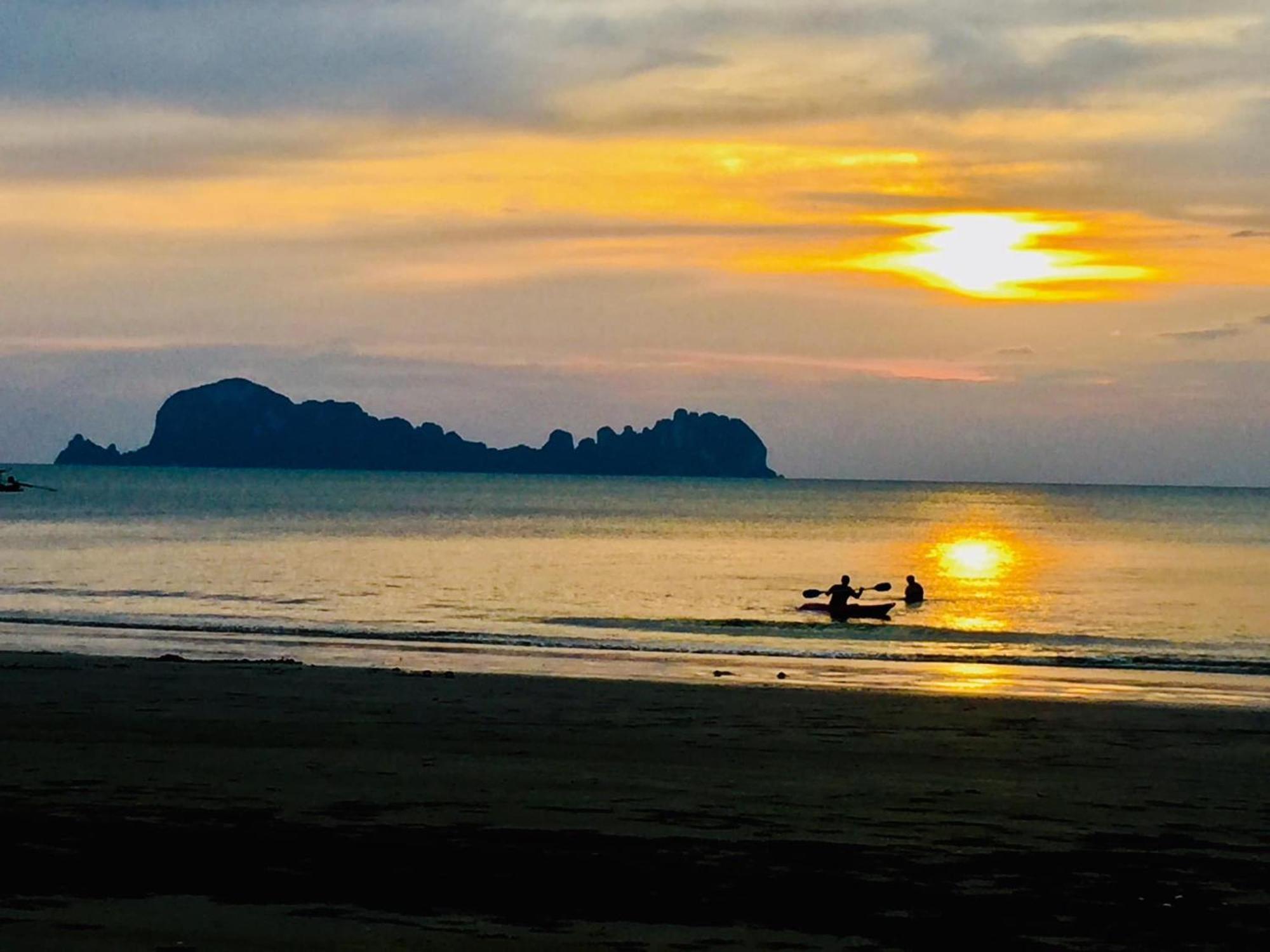 Sukorn Andaman Beach Resort Ko Sukon Extérieur photo