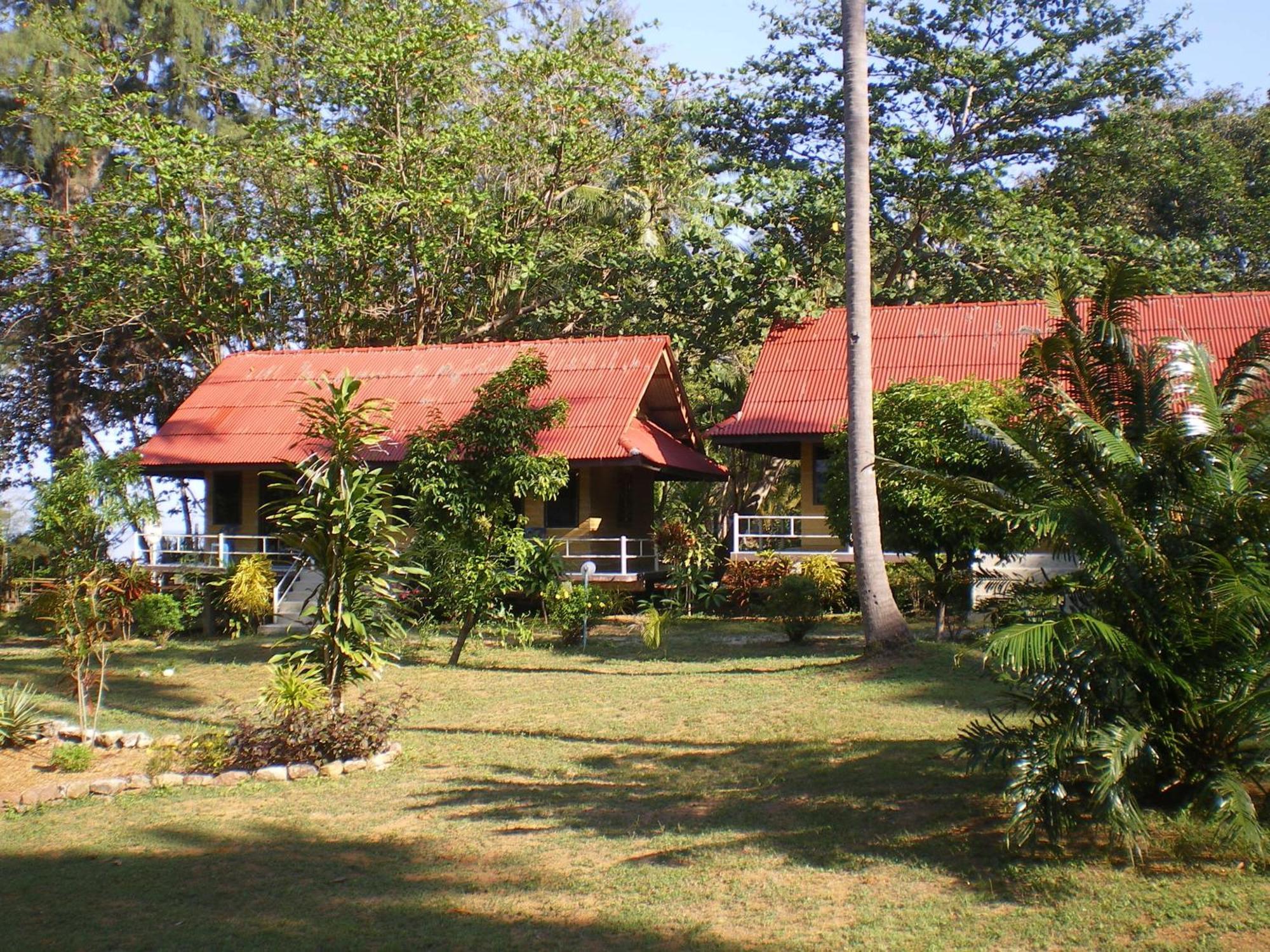 Sukorn Andaman Beach Resort Ko Sukon Extérieur photo