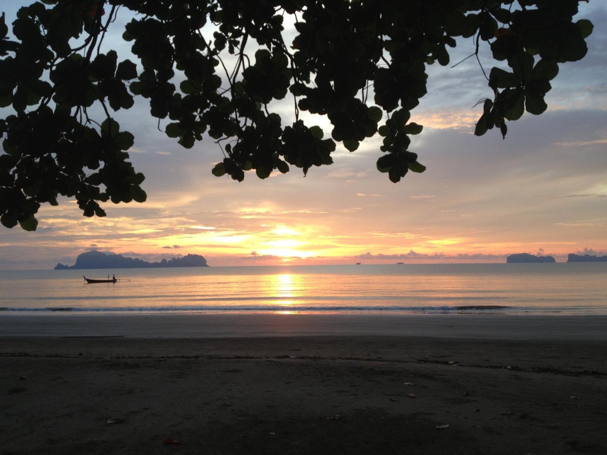 Sukorn Andaman Beach Resort Ko Sukon Extérieur photo