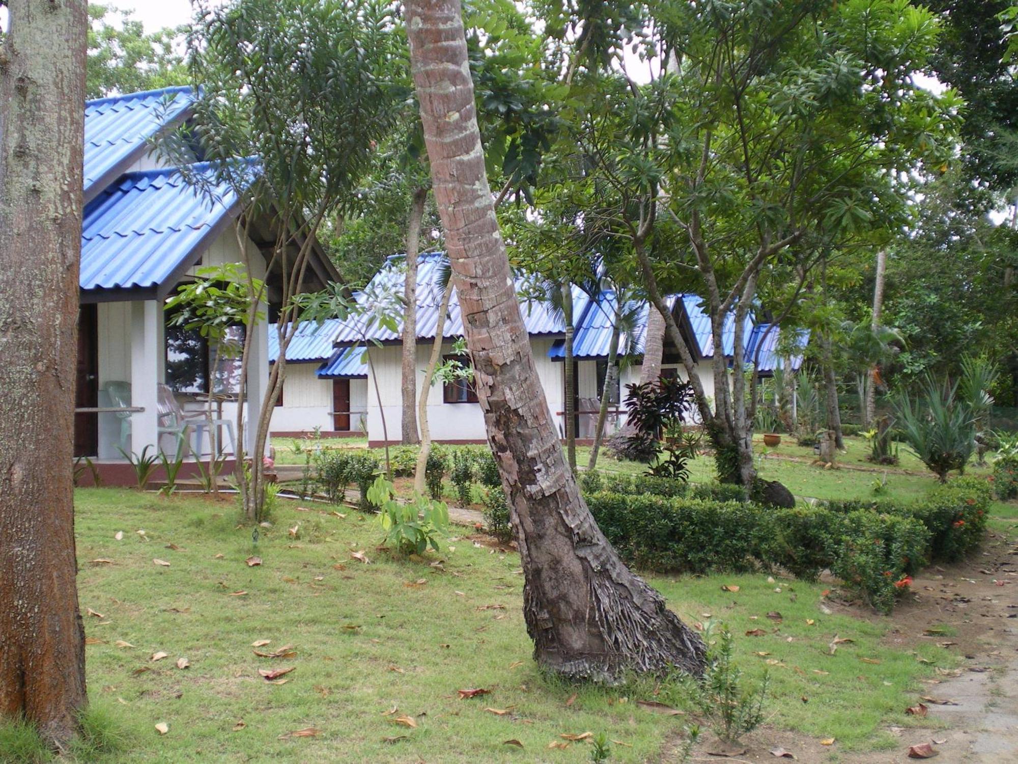 Sukorn Andaman Beach Resort Ko Sukon Extérieur photo