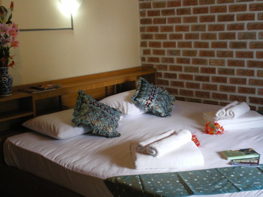 Sukorn Andaman Beach Resort Ko Sukon Extérieur photo