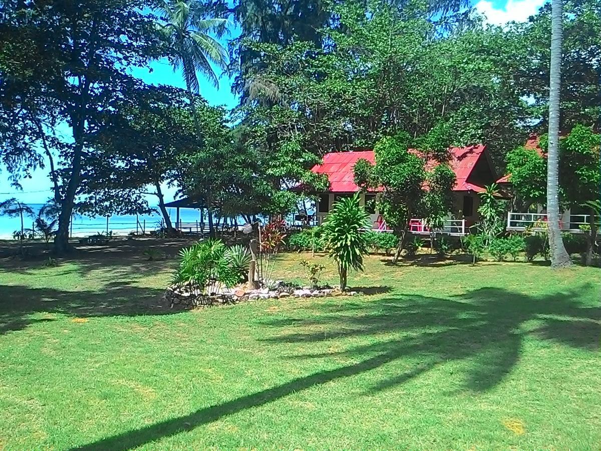 Sukorn Andaman Beach Resort Ko Sukon Extérieur photo