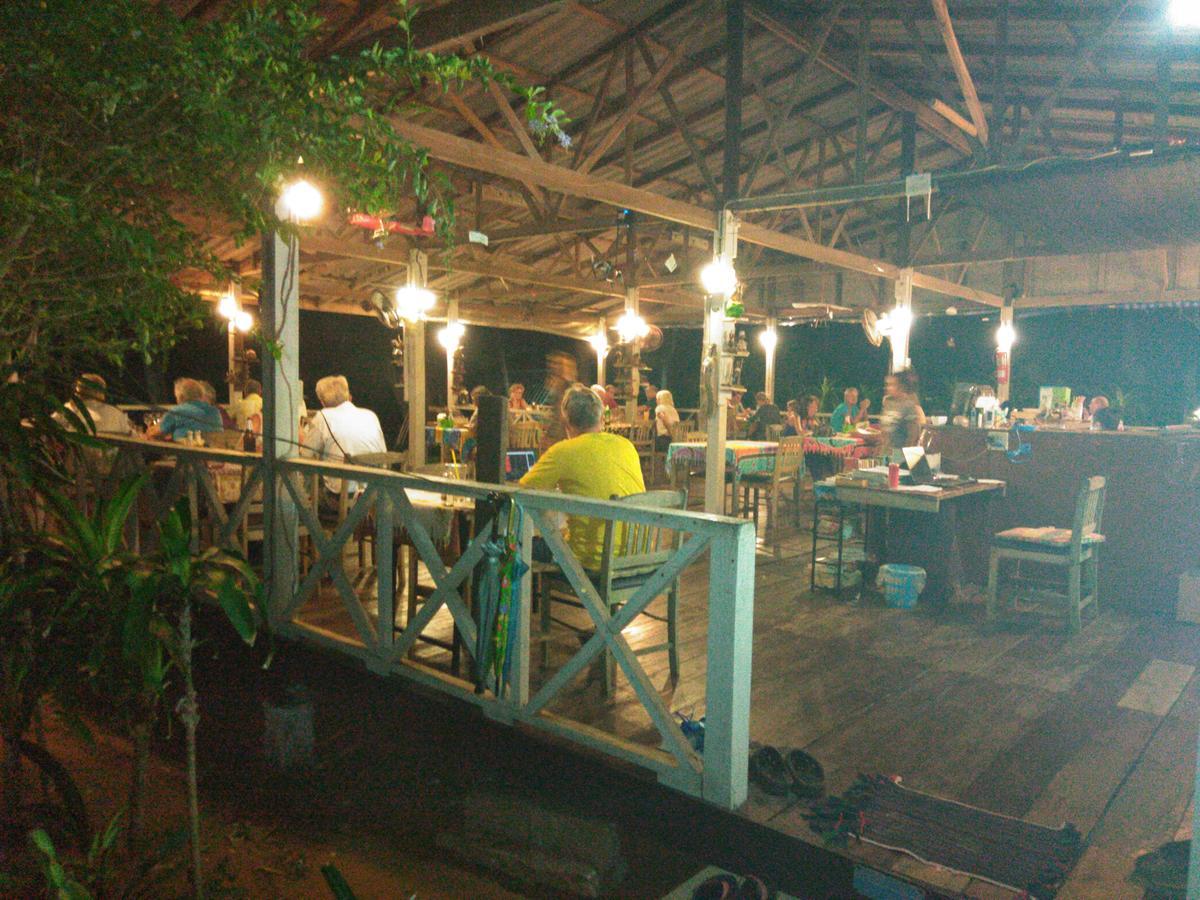 Sukorn Andaman Beach Resort Ko Sukon Extérieur photo